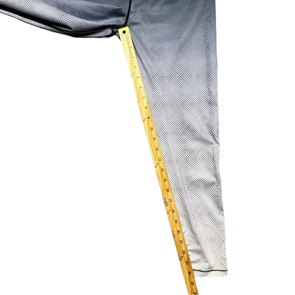 AR-33 Alpha High-waist Gray Geometric Ombré Leggings Womens Large Workout Yoga - Picture 7 of 9